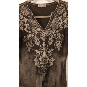 V-Neck 3/4 length sleeve Blue Canyon top sz. M